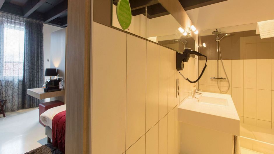 Hotel de Flandre Room