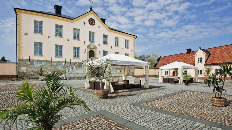 Hasselby Slott Exterior