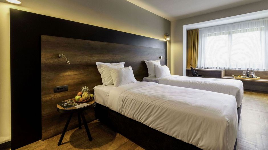 Next Door Park Room