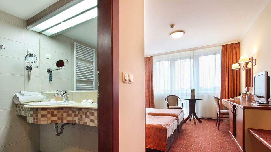 Airport Hotel Budapest Room