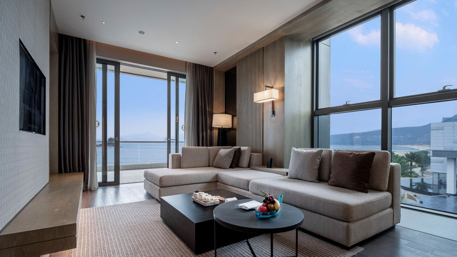 Intercontinental Dameisha Resort Suite