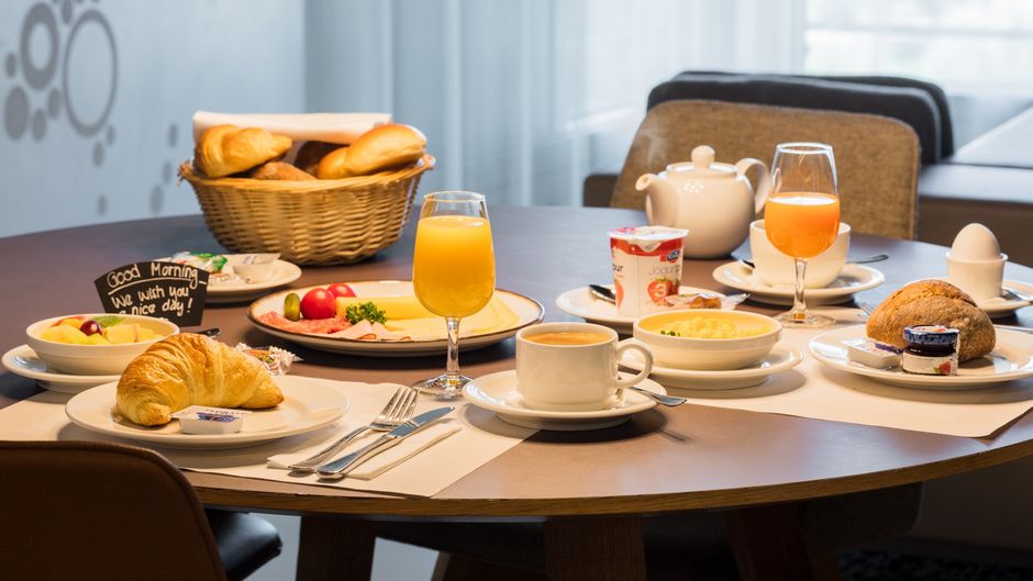 EMA house-The Zurich All Suite Hotel Restaurant