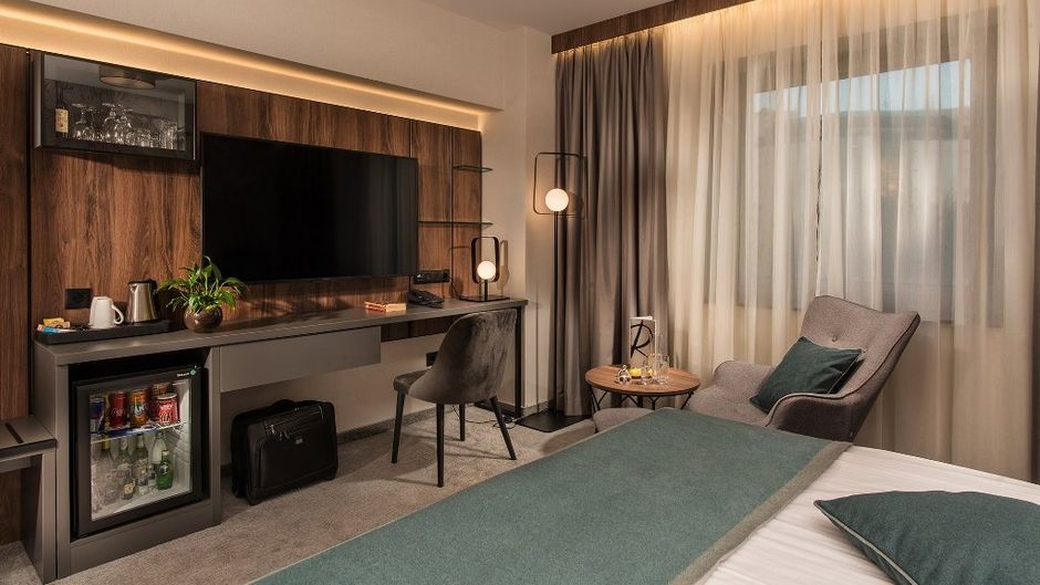 Rosslyn Central Park Hotel Room