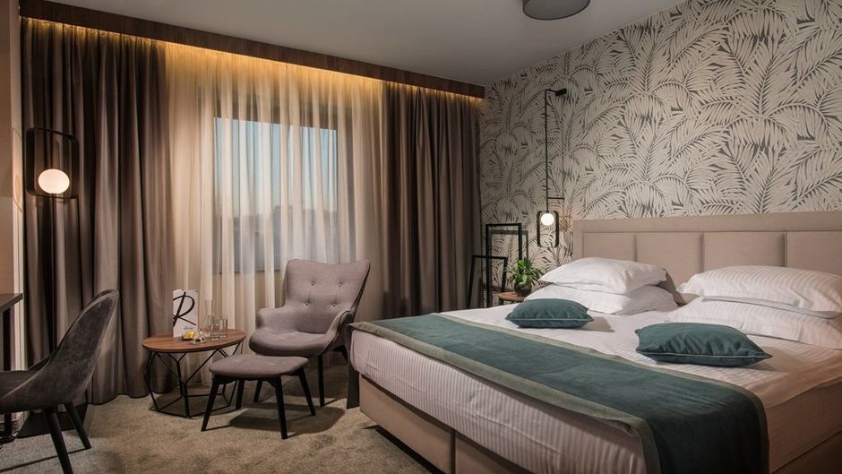 Rosslyn Central Park Hotel Room