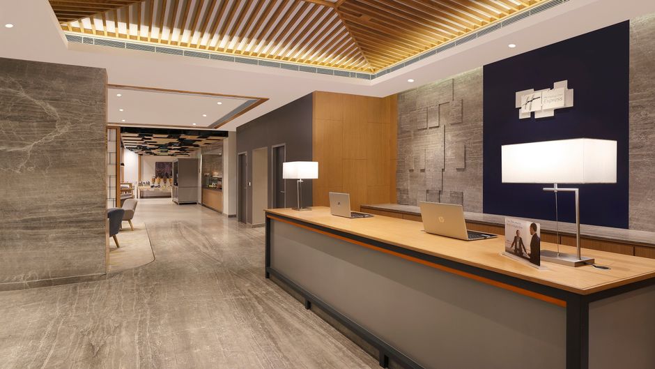 Holiday Inn Express OMR Thoraipakkam Exterior