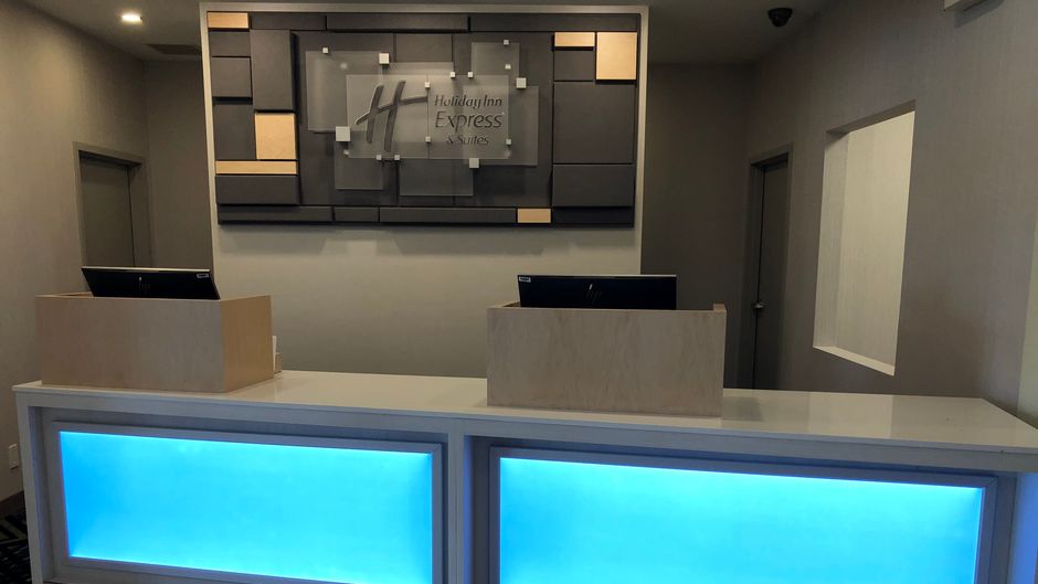 Holiday Inn Express & Suites Halifax Air Lobby