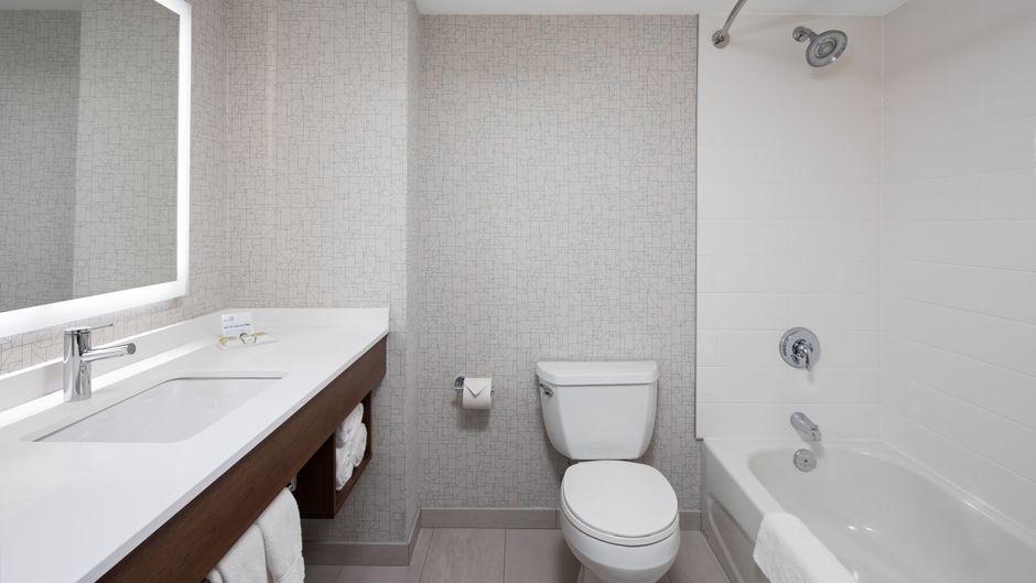 Holiday Inn Express & Suites Halifax Air Room