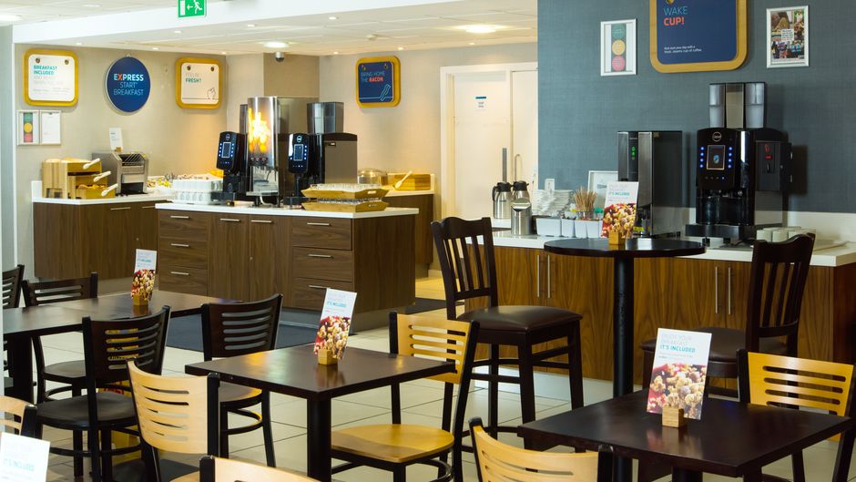 Holiday Inn Express Wimbledon South Restaurant