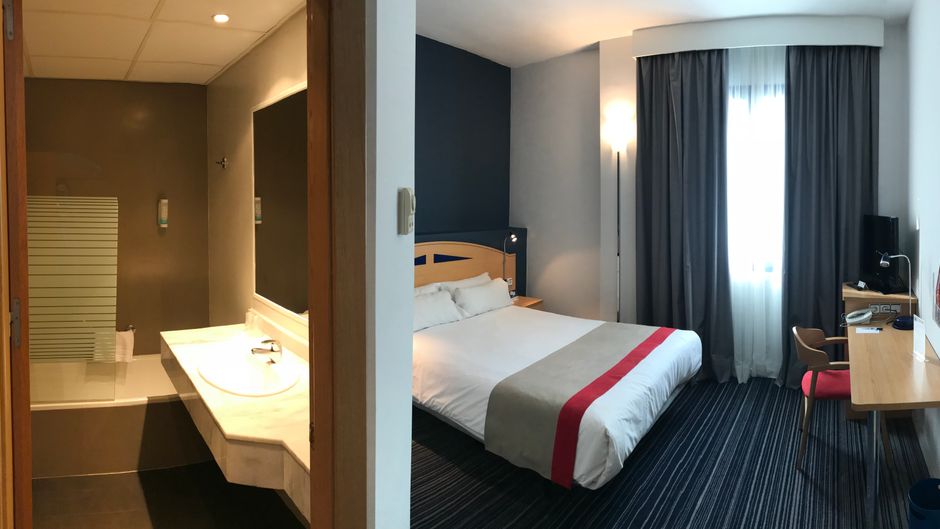 Holiday Inn Express San Sebastian Reyes Room