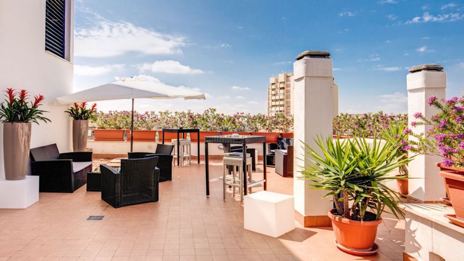 Warmthotel Exterior