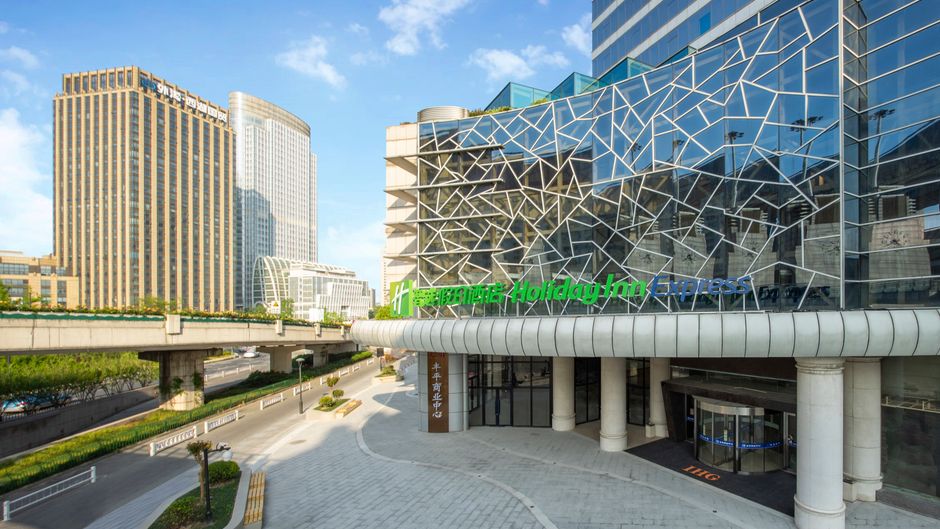 Holiday Inn Express Westlake East Exterior