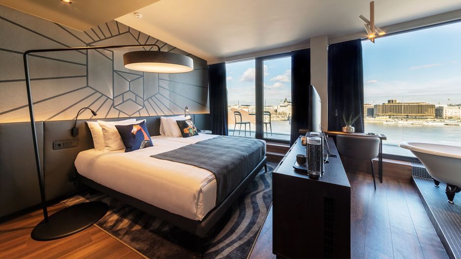 Hotel Clark Room