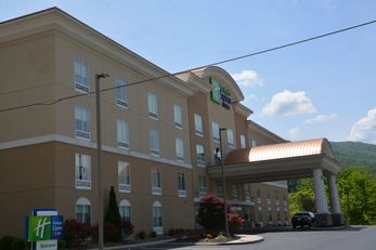 Holiday Inn Express Suites Caryville