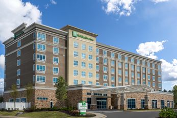Holiday Inn Suites Germantown Memphis SE