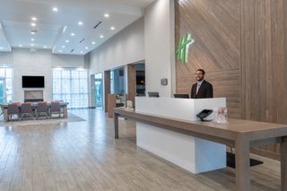 Holiday Inn Suites Germantown Memphis SE