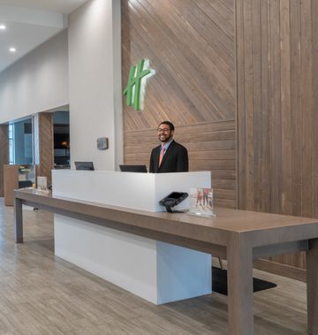 Holiday Inn Suites Germantown Memphis SE