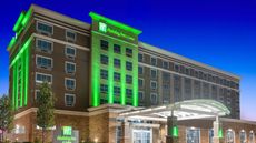 Holiday Inn Suites Germantown Memphis SE