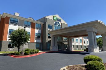 Holiday Inn Express & Suites