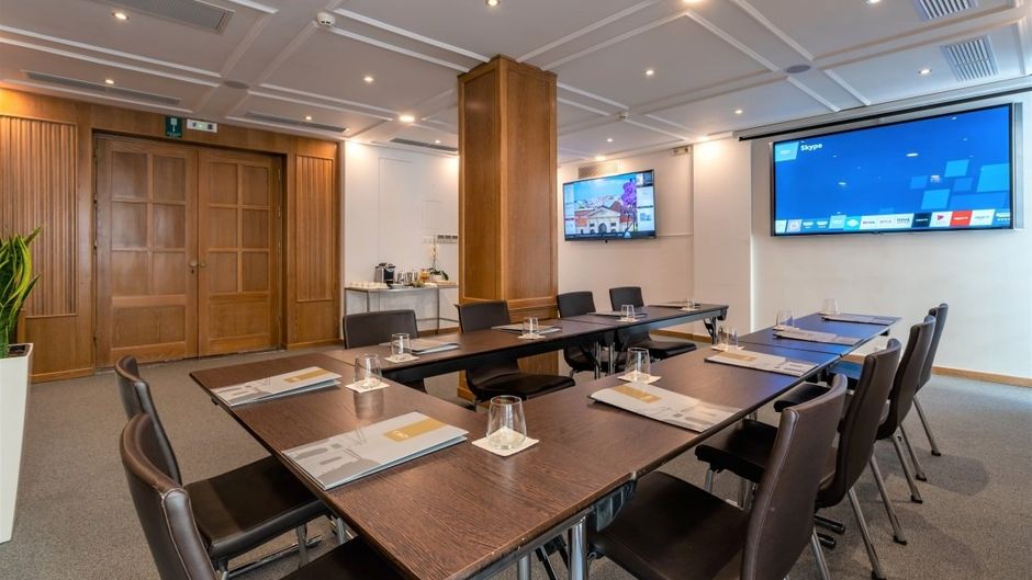 Kydon Hotel Meeting