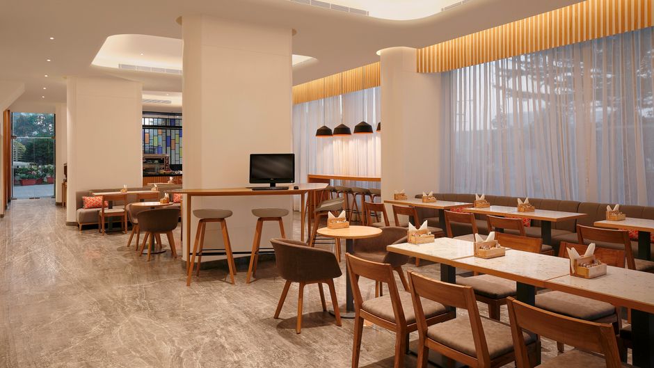 Holiday Inn Express Hyderabad Hitec City Restaurant
