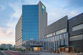Holiday Inn Express Jinqiao Central