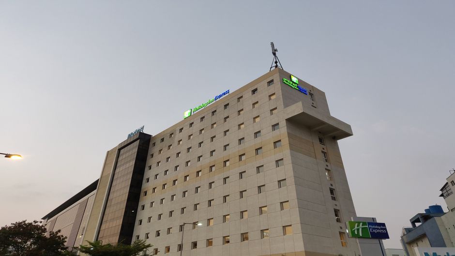 Holiday Inn Express Hyderabad Hitec City Exterior