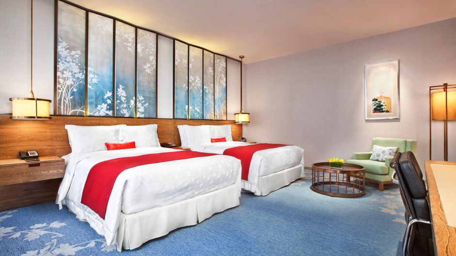 HUALUXE Shanghai Twelve at Hengshan Room