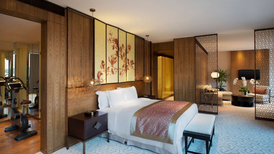HUALUXE Shanghai Twelve at Hengshan Suite