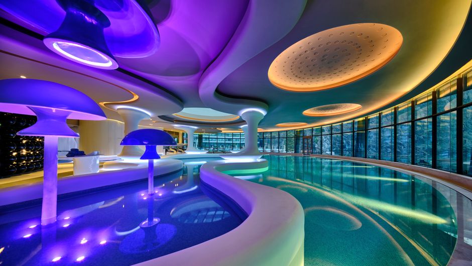 InterContinental Shanghai Wonderland Pool