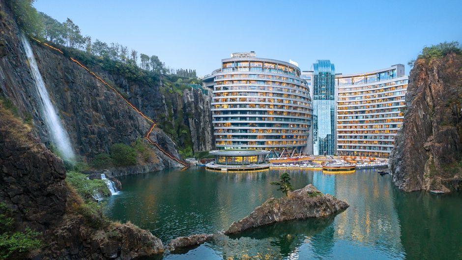 InterContinental Shanghai Wonderland Exterior