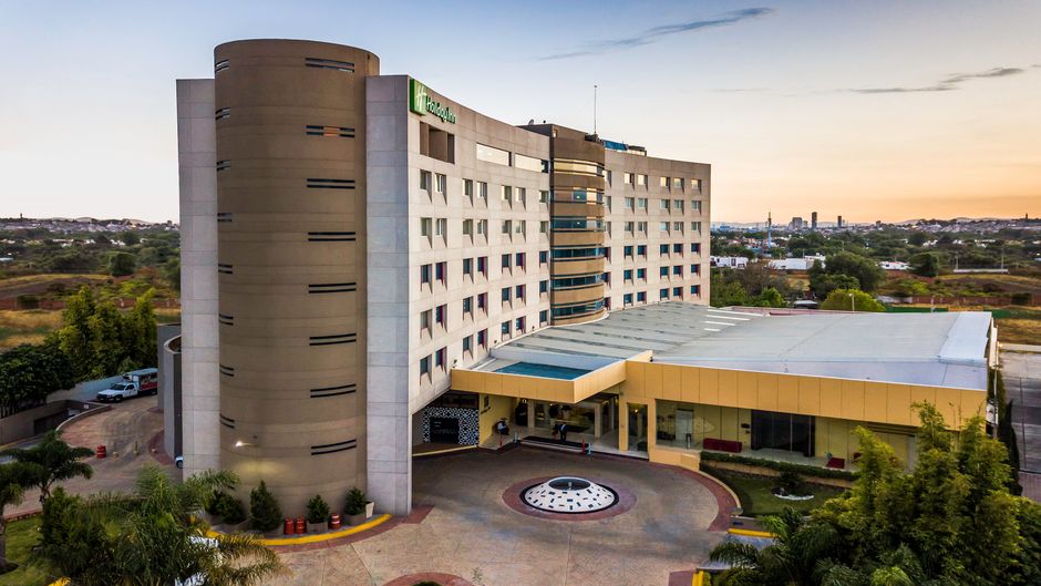 Holiday Inn Puebla Finsa Exterior