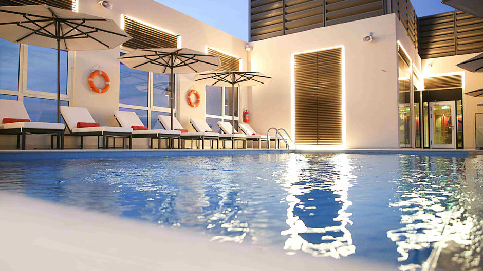 Centro Corniche Pool