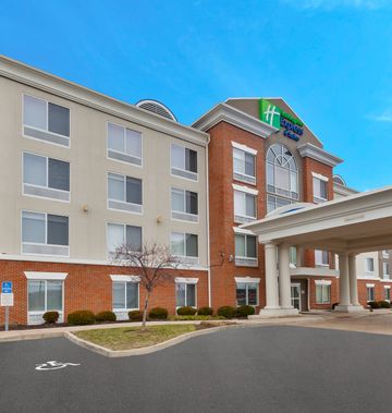 Holiday Inn Express & Suites Dayton Sout