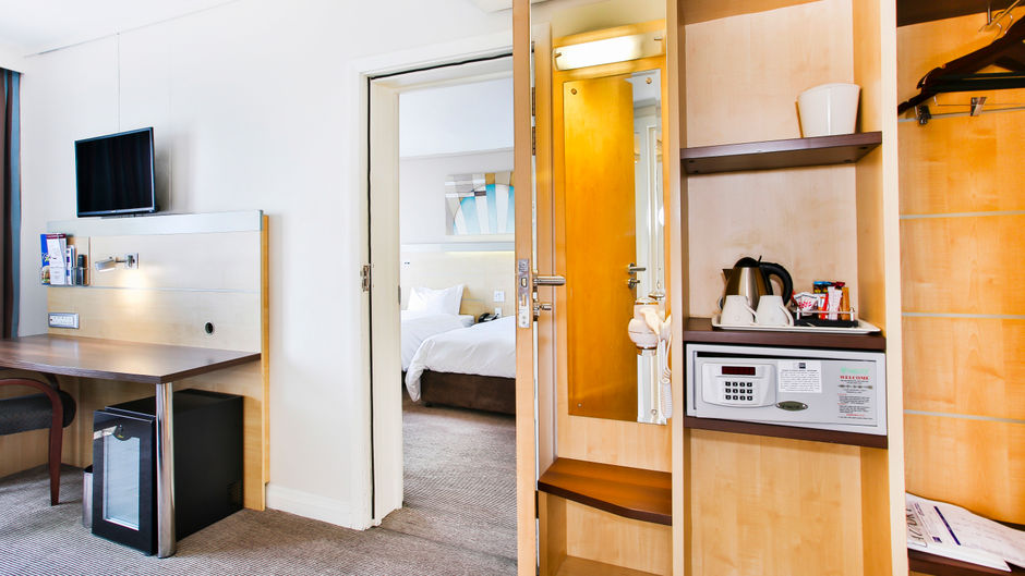 Holiday Inn Express Sandton-Woodmead Room