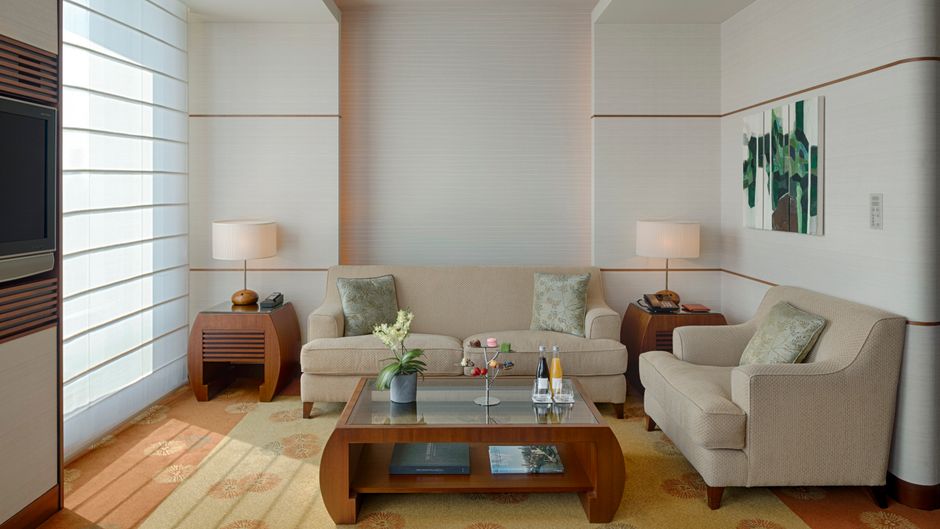 The Peninsula Tokyo Lobby