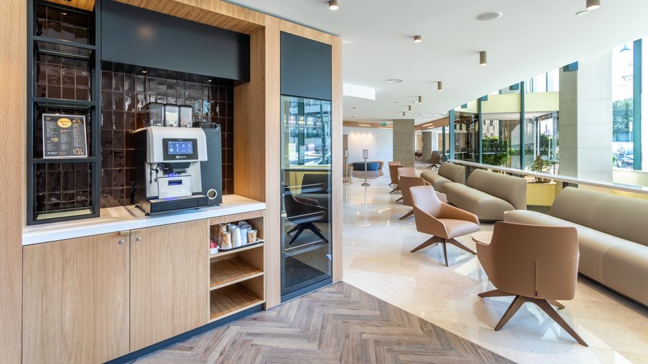 Holiday Inn Lisbon Lobby