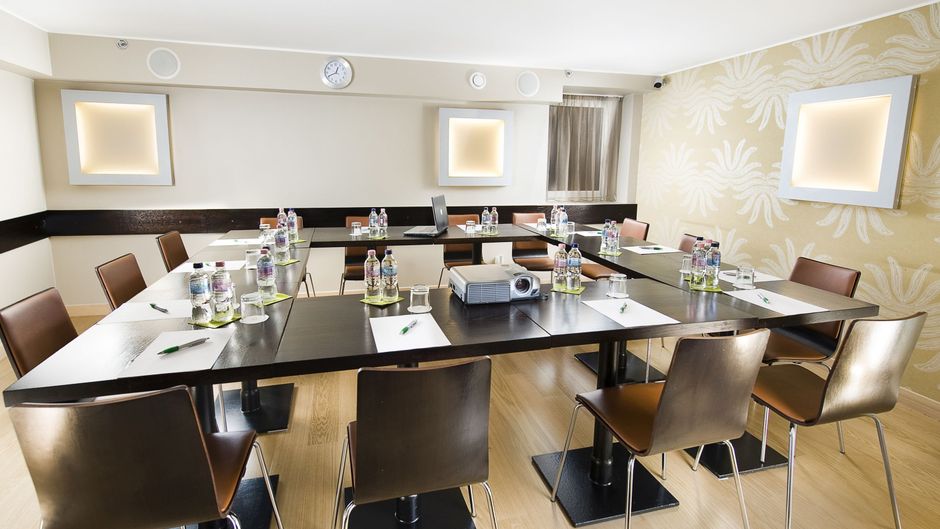 Opera Garden Hotel & Apartments Meeting