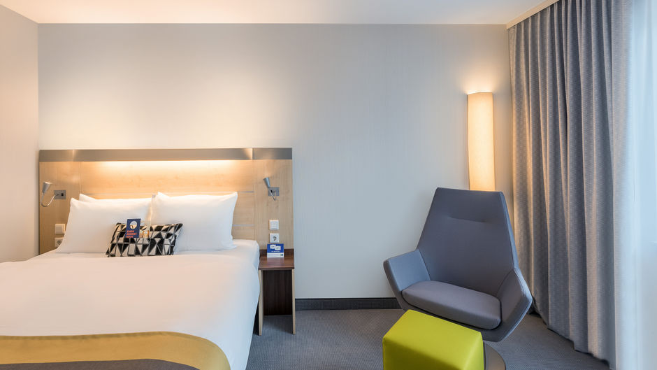 Holiday Inn Express Guetersloh Room