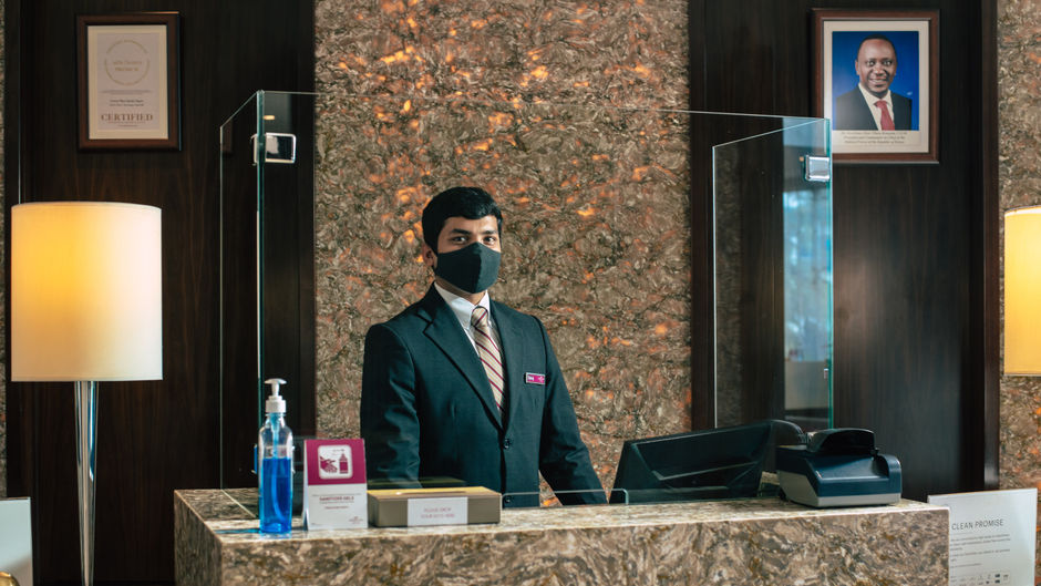 Crowne Plaza Airport Lobby