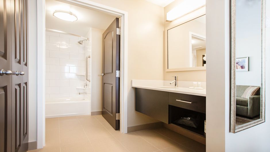 Staybridge Suites West Edmonton Room