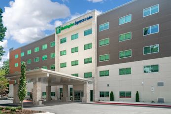 Holiday Inn Exp & Suites Atlanta Arp NE