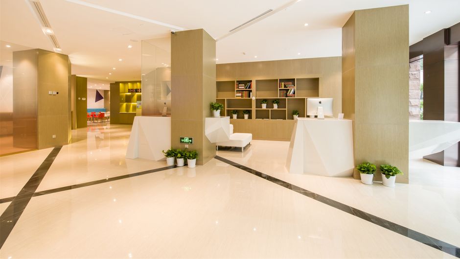 Holiday Inn Express Chengde Downtown Lobby