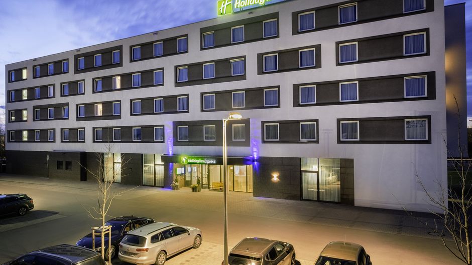 Holiday Inn Express Friedrichshafen Exterior