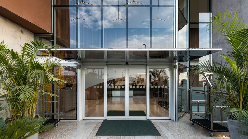 Holiday Inn Lima Airport Exterior