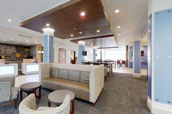 Holiday Inn Express & Suites Chalmette
