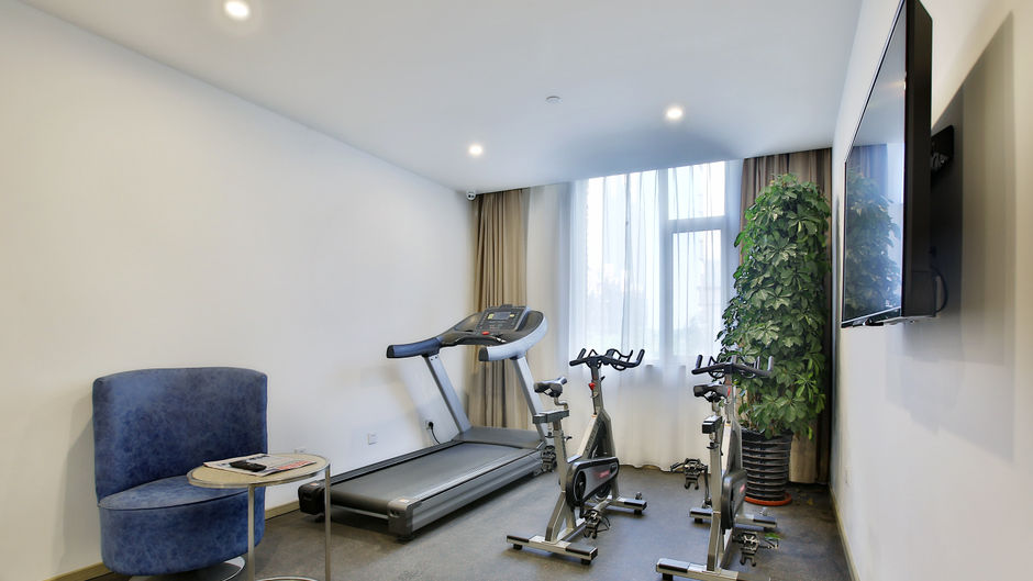 Holiday Inn Express Langfang Park View Health Club