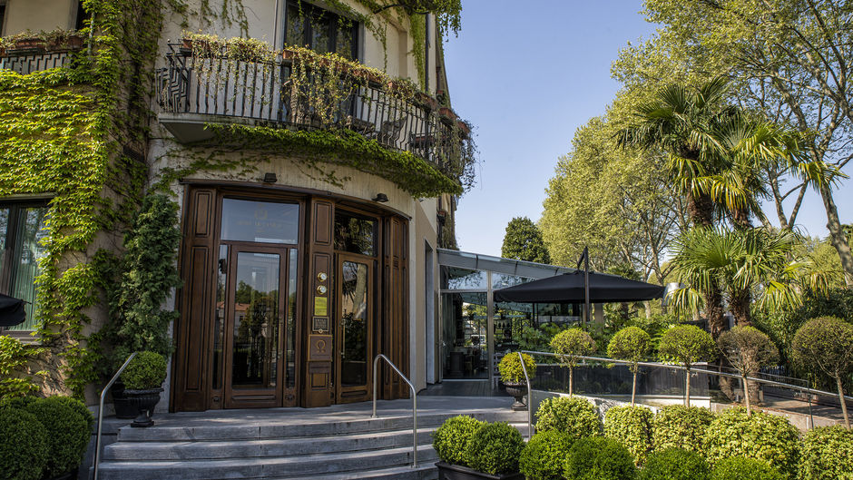 De la Ville Hotel Exterior