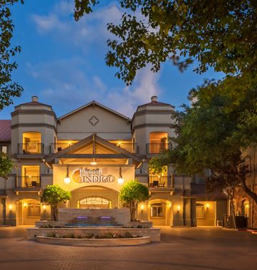 Hotel Indigo San Antonio Riverwalk