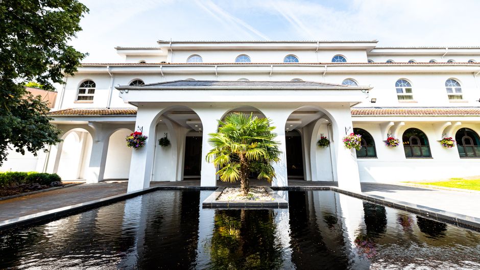 Crowne Plaza Gerrards Cross Hotel Exterior