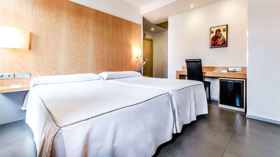 Hospederia Monastica Pax Room